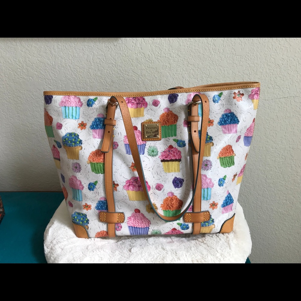 Dooney & Bourke cupcake tote